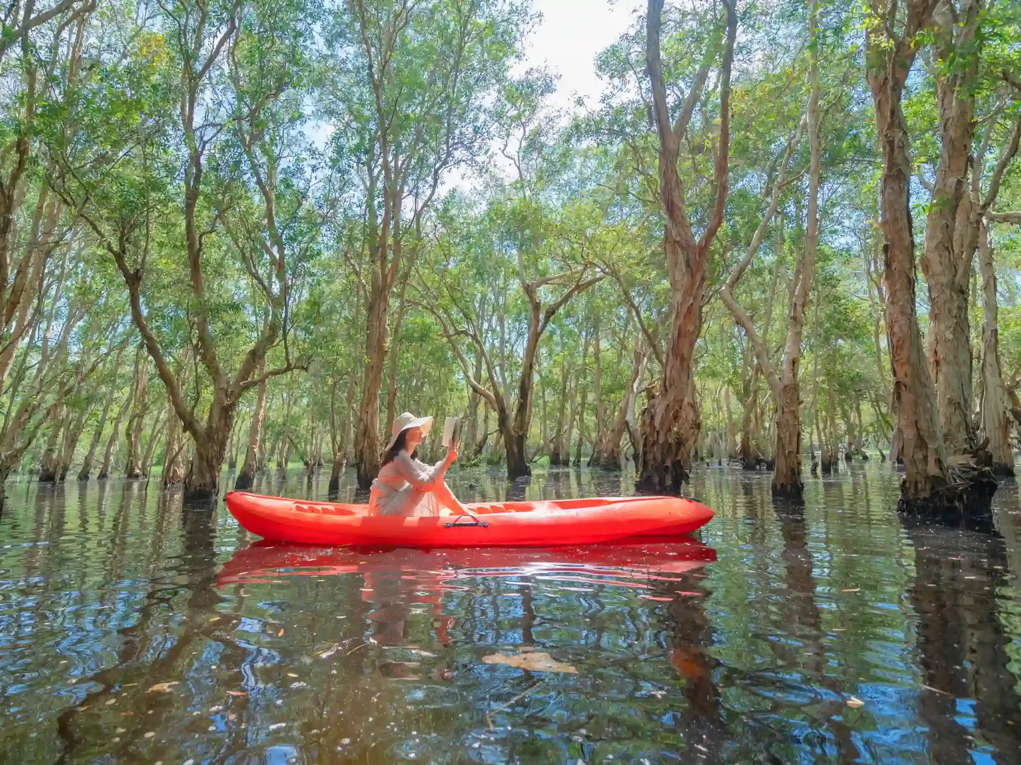 krabi-kayak-tour-through-ao-thalane-11.webp