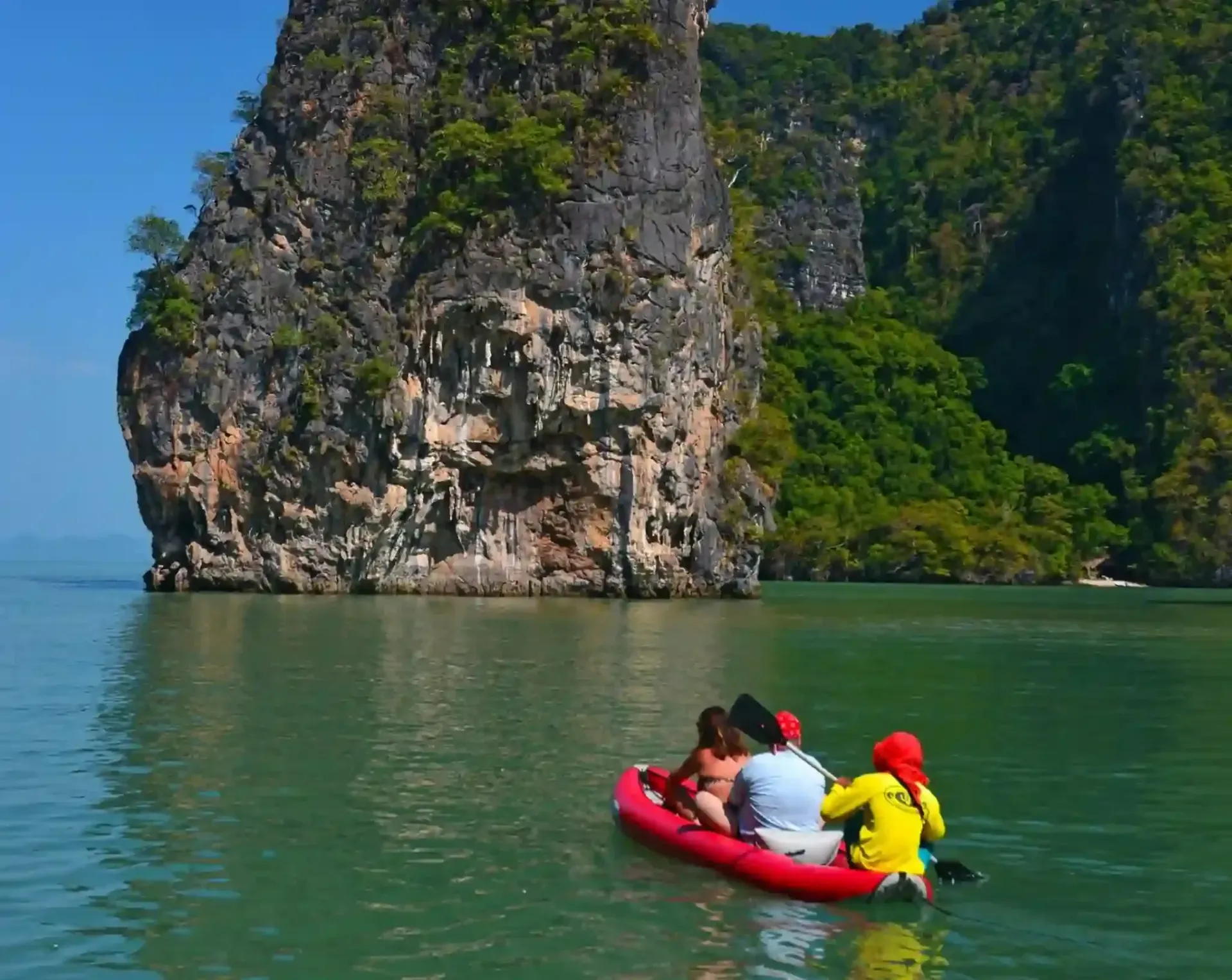 krabi-kayak-tour-through-ao-thalane-13.webp