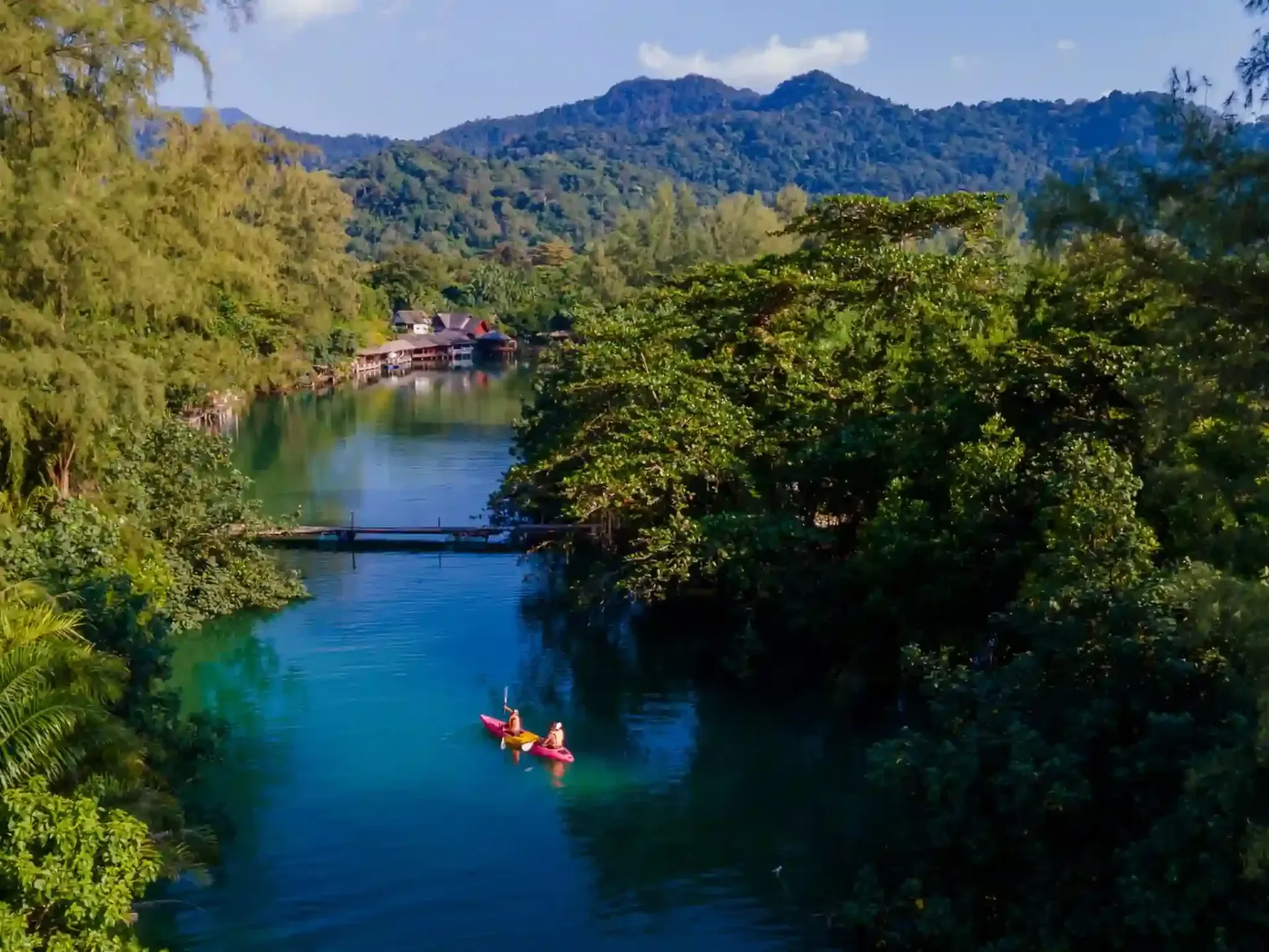 krabi-kayak-tour-through-ao-thalane-22.webp