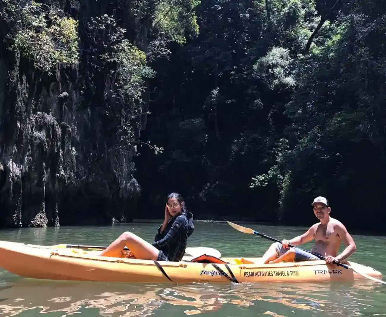 krabi-kayak-tour-through-ao-thalane-26.webp