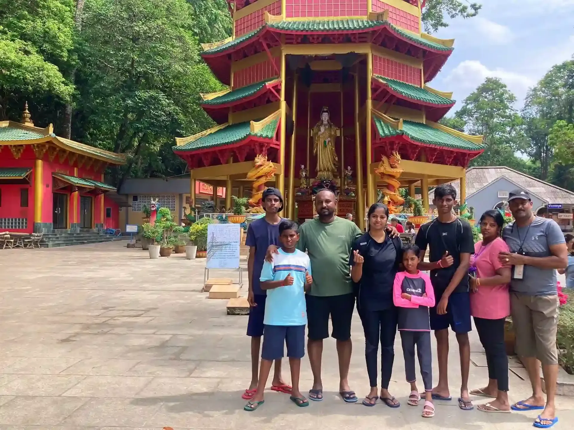 tiger-cave-temple-and-hot-springs-tour-18.webp