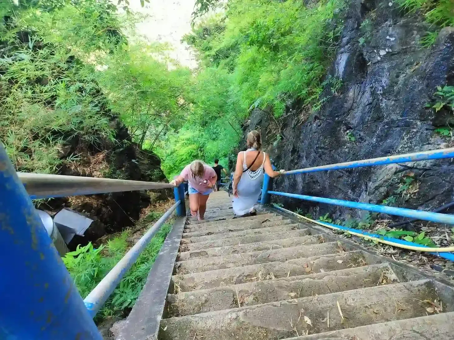 tiger-cave-temple-and-hot-springs-tour-22.webp