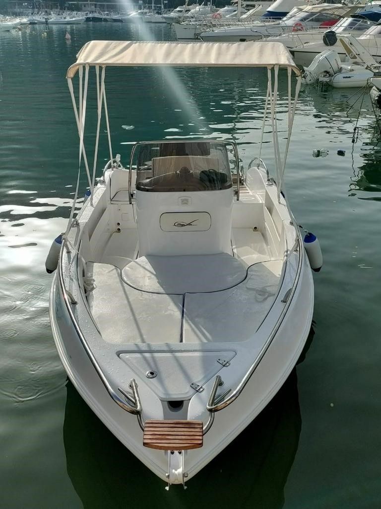 Louer un bateau aux Faraglioni de Scopello - Tour Service by Luigi Castronovo