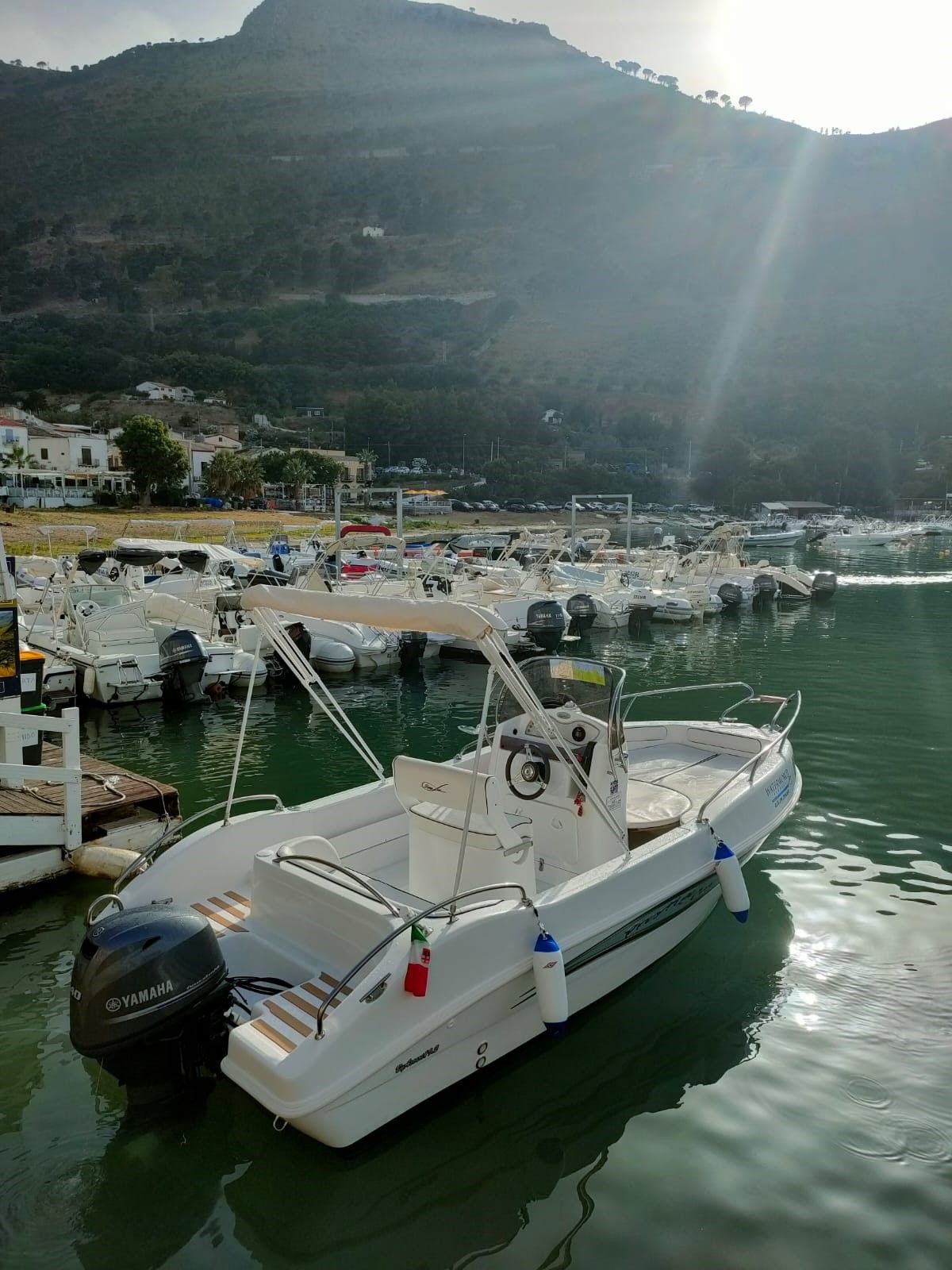 Location de bateaux et de canots pneumatiques à Castellammare del Golfo Tour Service di Luigi Castronovo