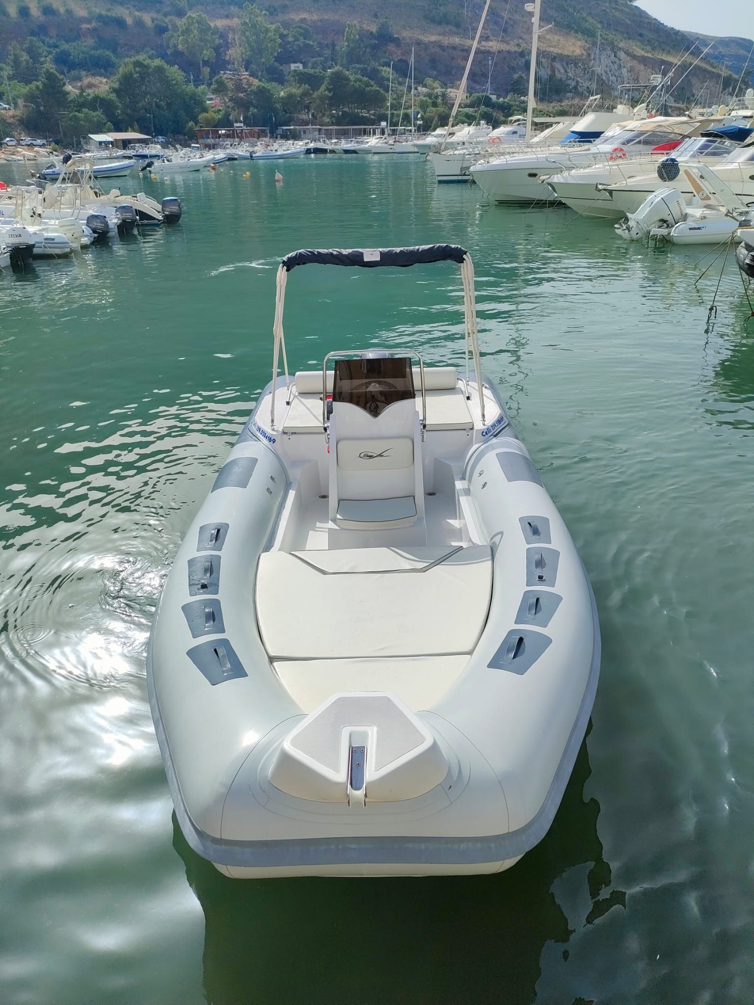 Location de bateaux pneumatiques à San Vito lo Capo Tour Service di Luigi Castronovo
