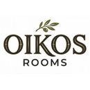 Logo OIKOS ROOMS in nero con un ramo d'ulivo verde sopra il testo
