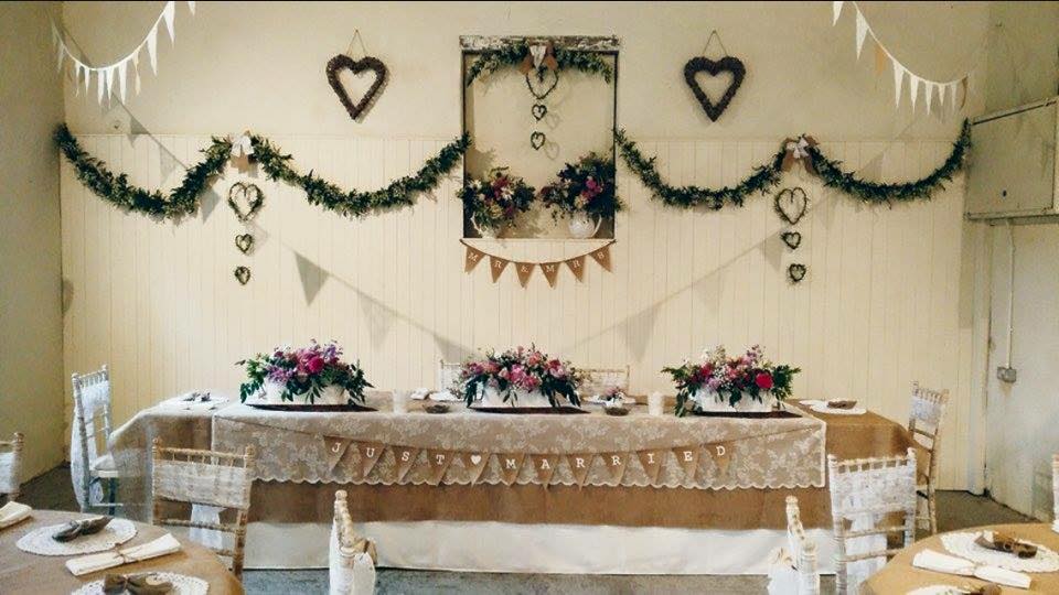 The Wedding Barn at New Barn Farm, can be decorated and dressed just how you like it, for the perfect wedding feast!.