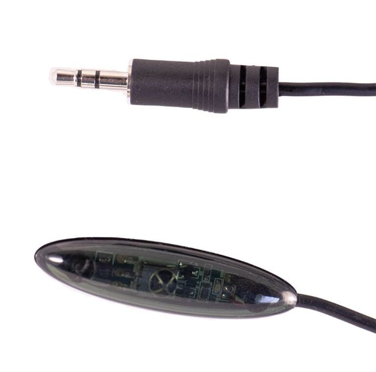 Black audio cable with a 3.5mm jack and an oval-shaped IR receiver.