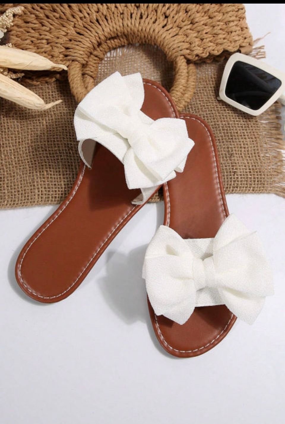 WHITE BOW KNOT DECOR PU LEATHER INSOLE FLAT SLIPPERS