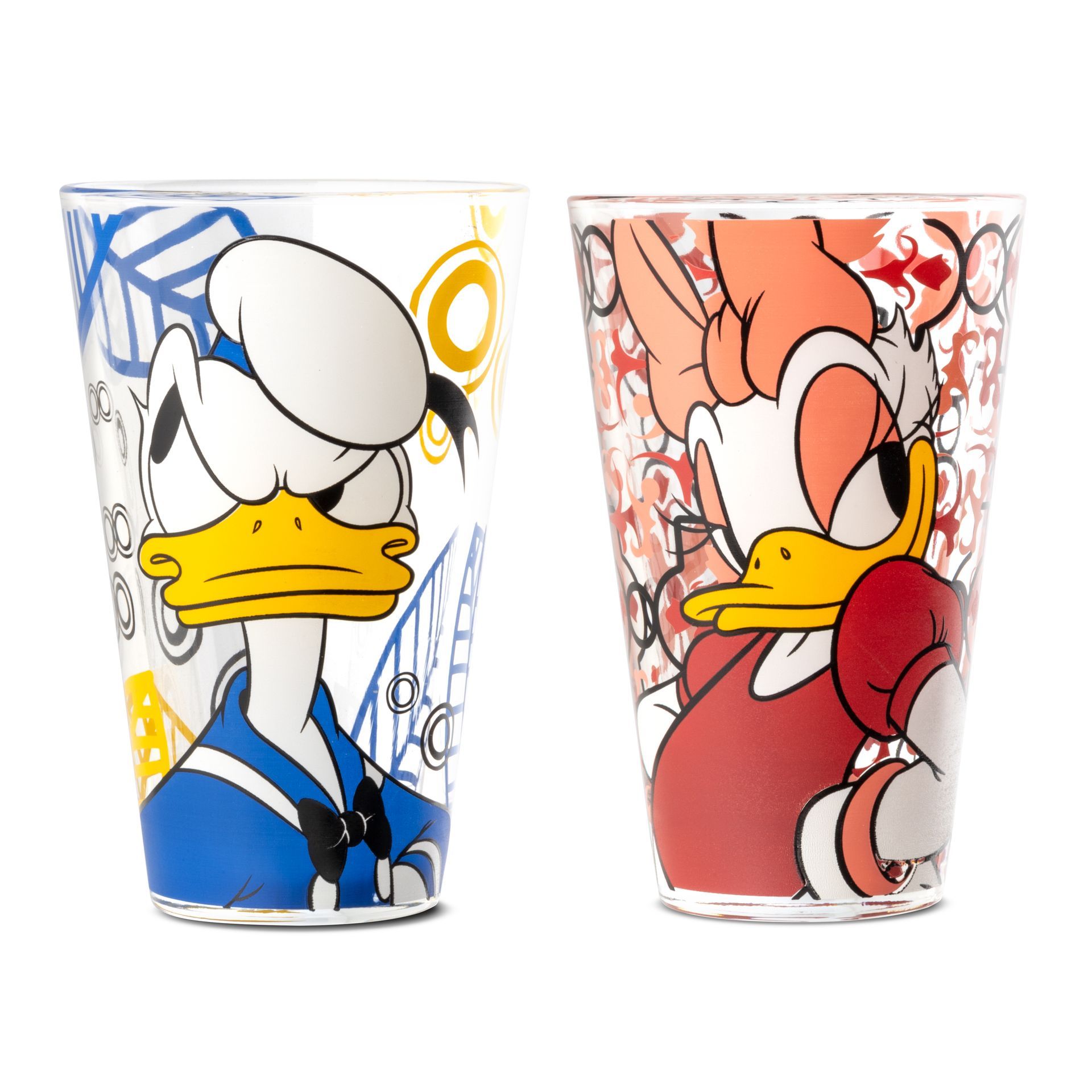 Twee drinkglazen met Disney-figuren: Donald Duck in een blauw glas en Daisy Duck in een rood glas.