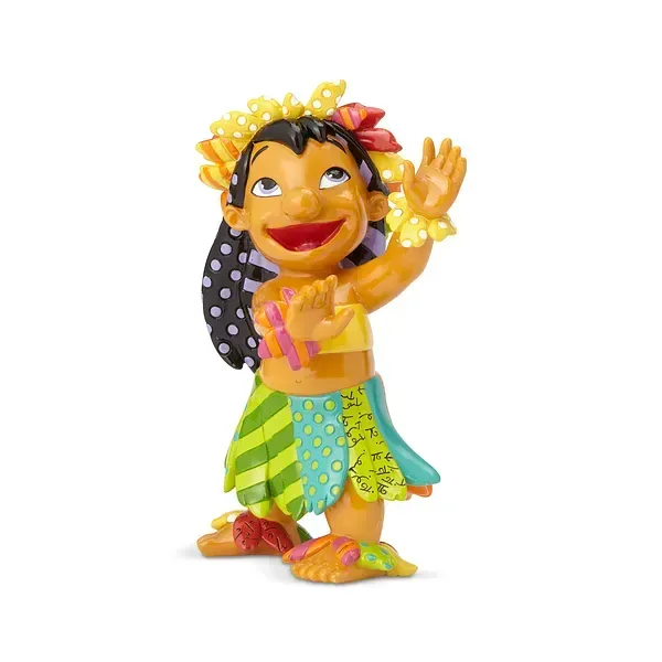 Beeldje van een meisje in een geel topje en een rokje van lapjesstof, zwaaiend met een bloemenhoofdtooi.