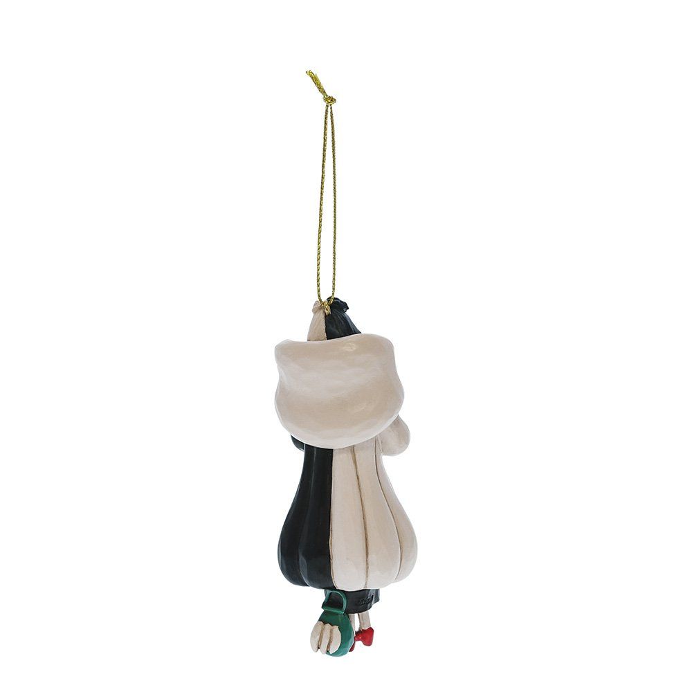 Ornament van Cruella de Vil als skelet, zwart-witte jurk met witte bontkraag, rode schoenen, een groene bal en een gouden koord.