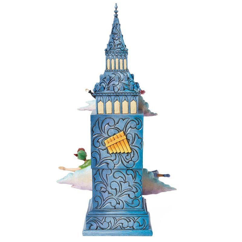 Disney's Peter Pan-sculptuur van de Big Ben-klokkentoren; Peter Pan en Tinkerbell vliegen langs de blauwe klok.