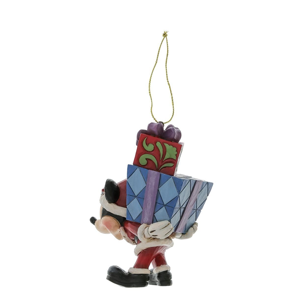 Een kerstornament van Mickey Mouse, gekleed in een kerstmanpak, draagt een stapel ingepakte cadeautjes.
