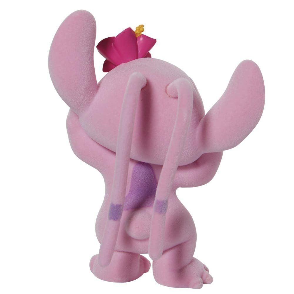 Roze engelknuffel met opgeheven armen en een bloem op het hoofd.