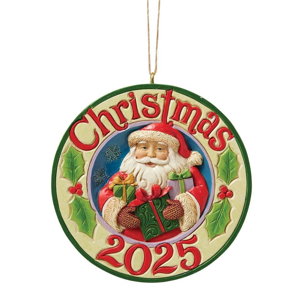 Kerstornament voor 2025 met de Kerstman die cadeautjes vasthoudt in een groene en rode cirkel.