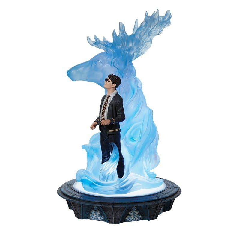 Harry Potter Patronus-beeld, jongen, hert Patronus, blauwe gloed.