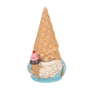 Een kabouter met een wafelhoedje en een ijshoorntje.