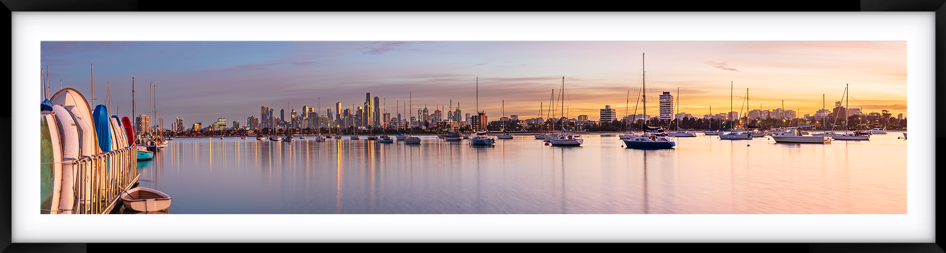 St kilda morning sunrise looking to melbourne CBD
