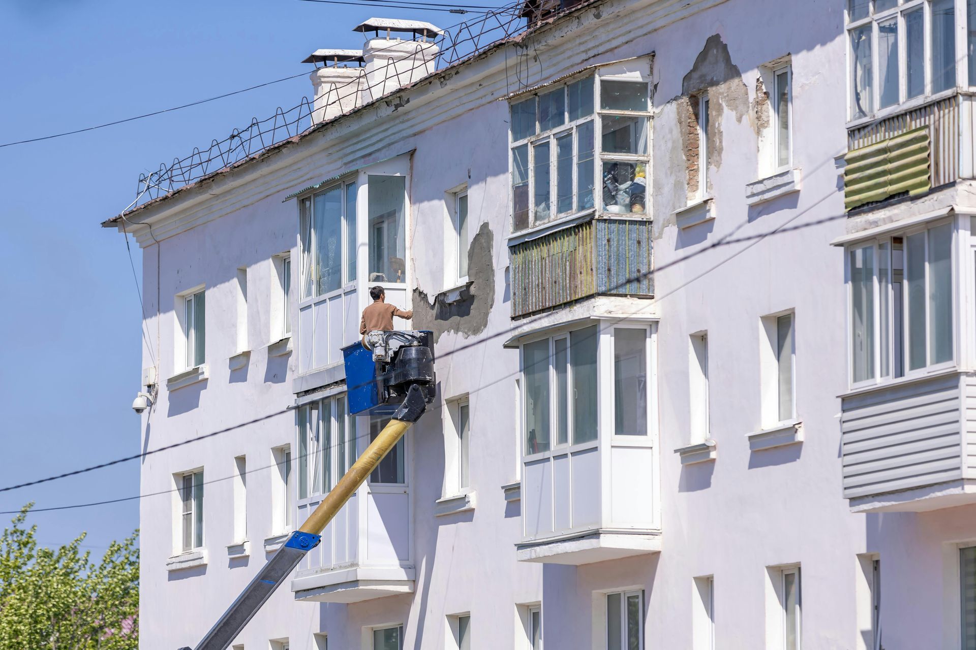 Stucco & Exterior Plastering (Acrylic & Cement-based)