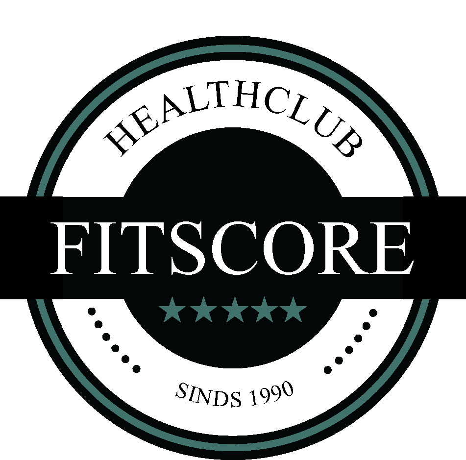 Logo voor Fitscore Health Club: zwarte en blauwgroene cirkel met tekst en sterpictogrammen.