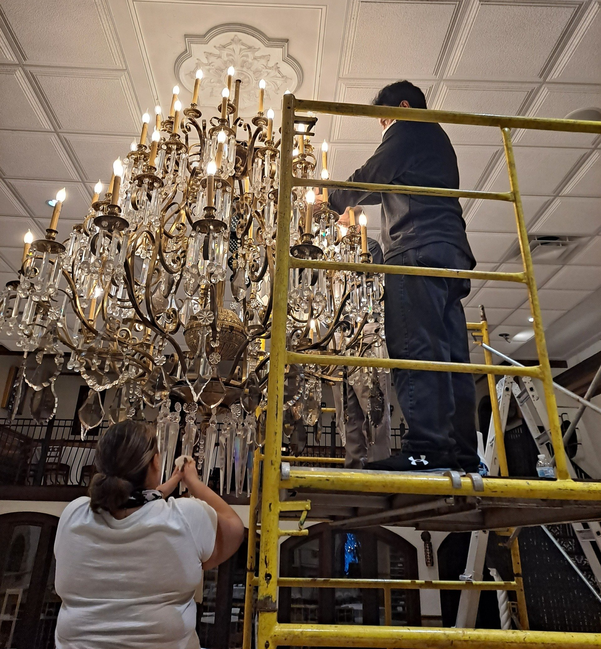 Chandelier After Cleaning — Plant City, FL — Chandelier Cleaning Chandelier After Cleaning — Plant City, FL — Chandelier Cleaning