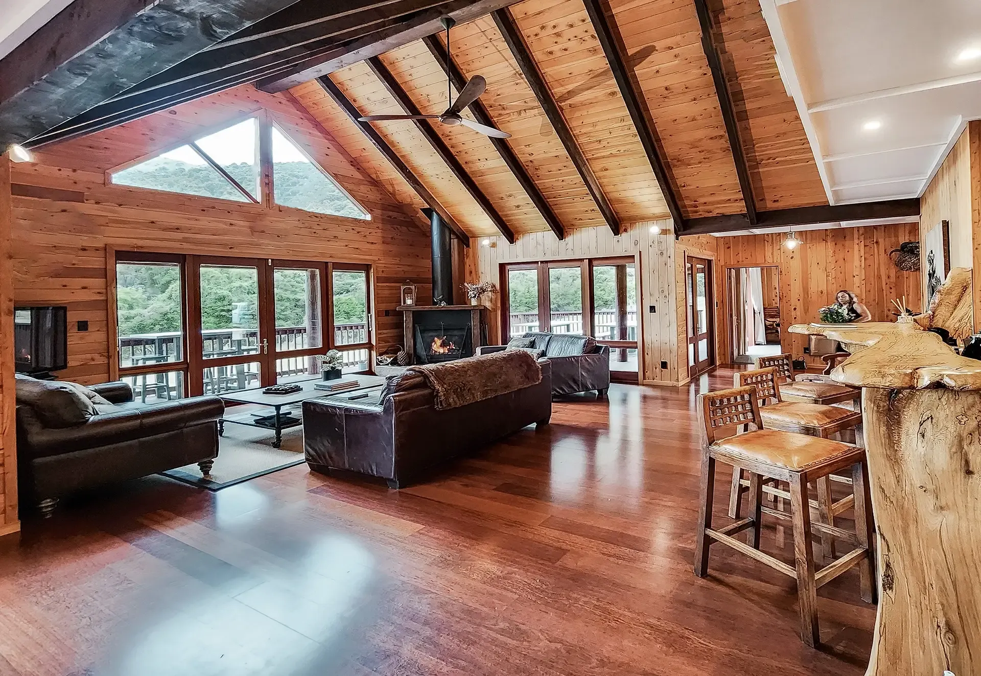 Rustic Lodge Accommodation in Marlborough - The Avon Valley Lodge.