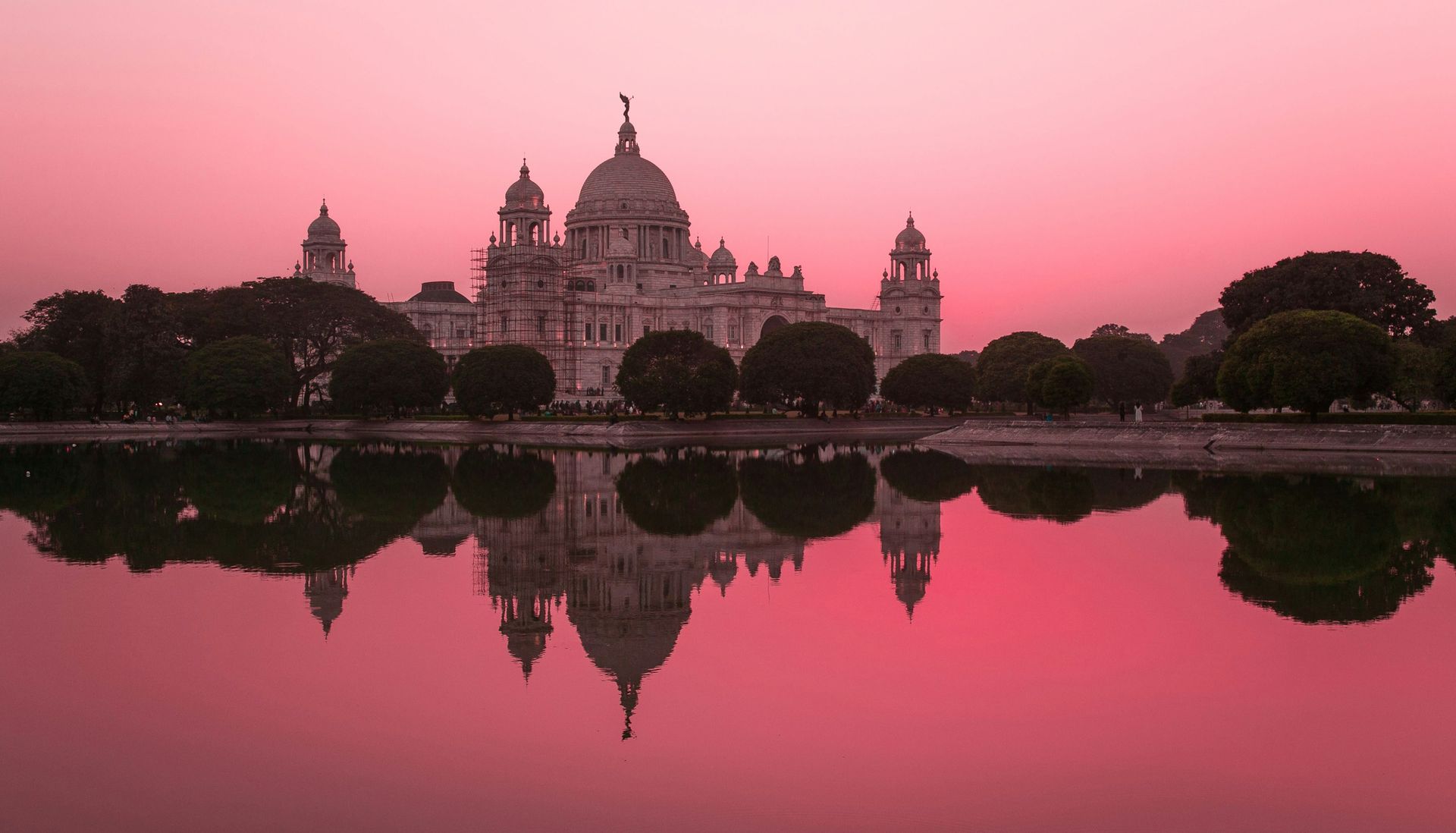Victoria Memorial Kolkata at dusk — UK to India removals guide by The Indian Mover, The Mover Group
