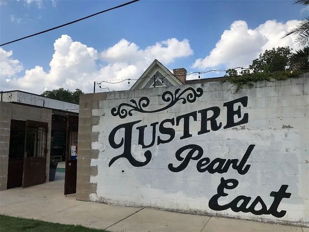 Lustre Pearl