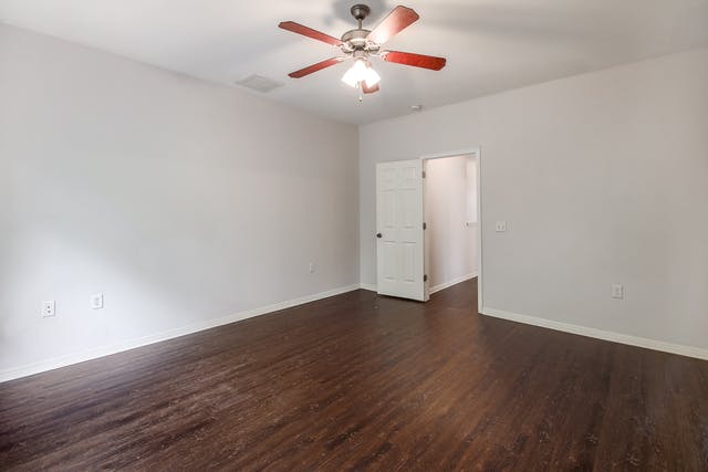 Ledesma bedroom