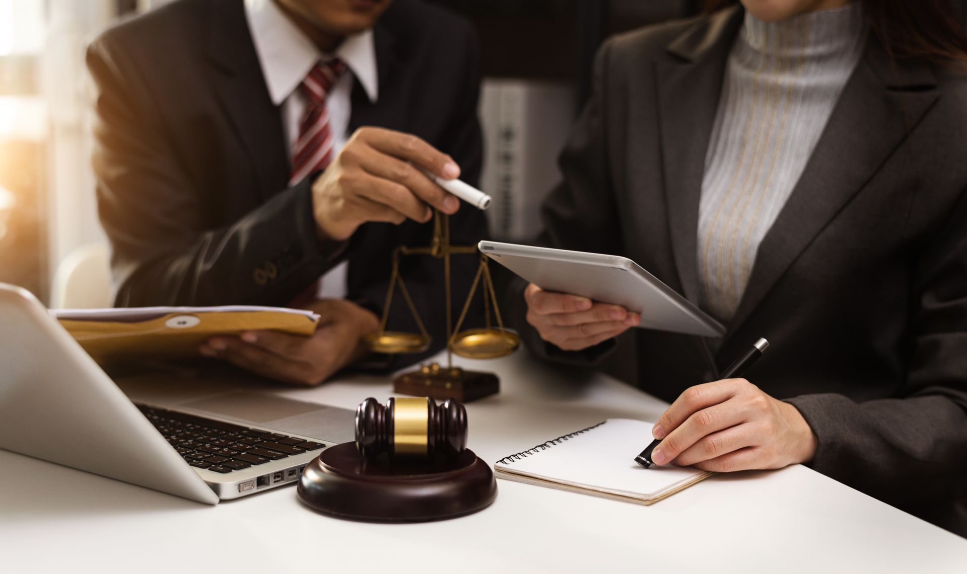 Law Associaltes