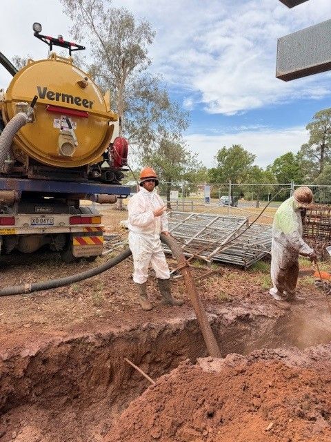 Vacuum Excavation (Non-Destructive Digging for Service Detection)