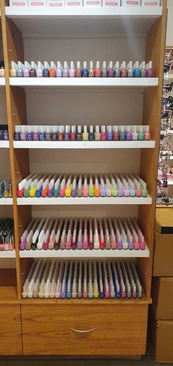Lacquers SRL