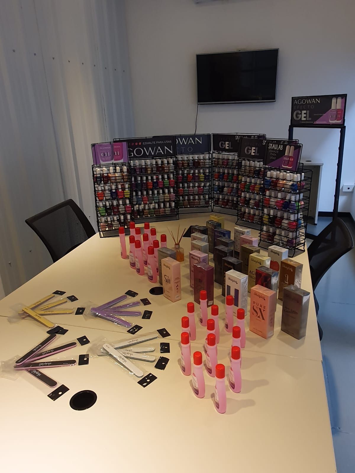 Lacquers SRL