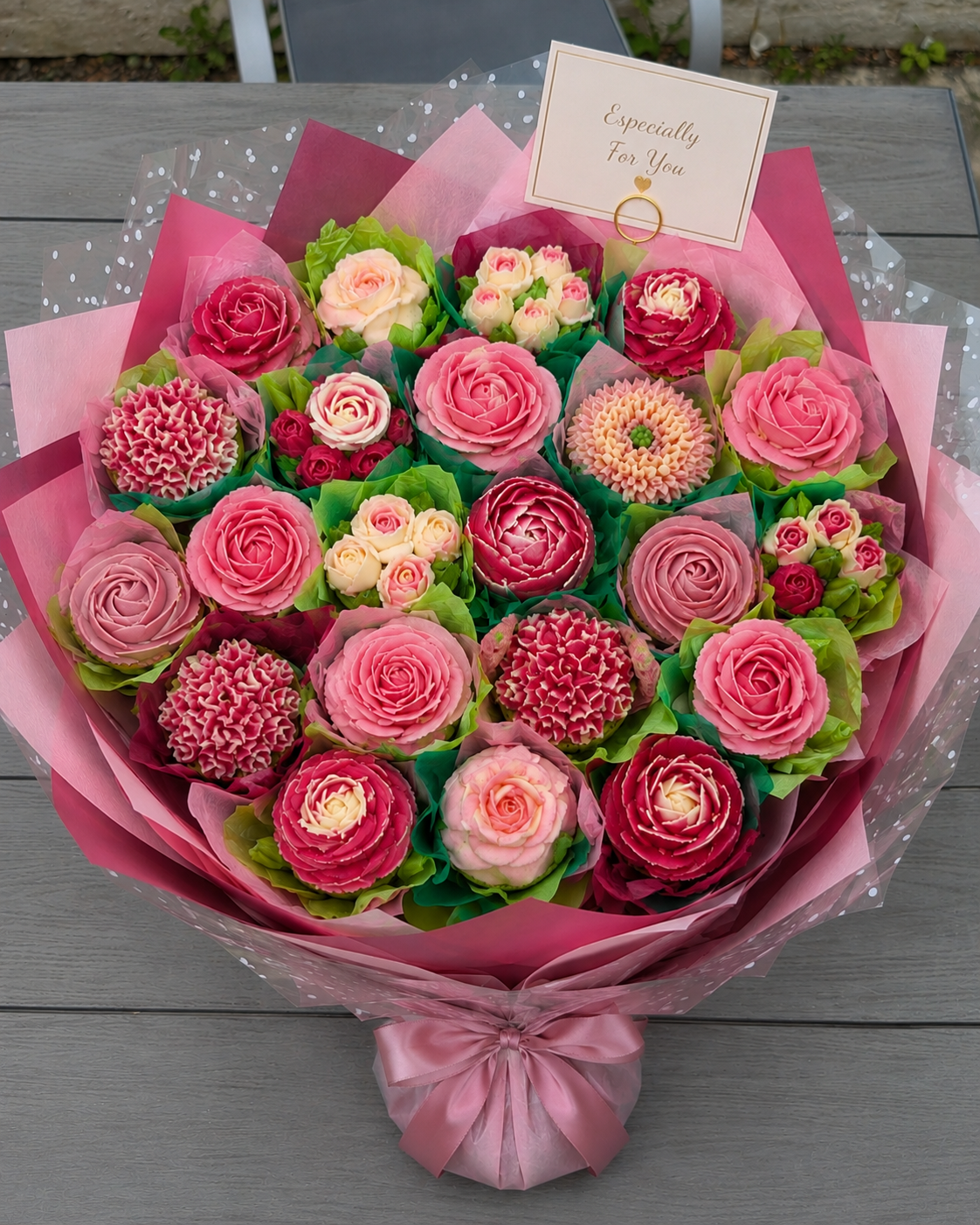 Naughty but nice, 19 Floral Cupcake Bouquet