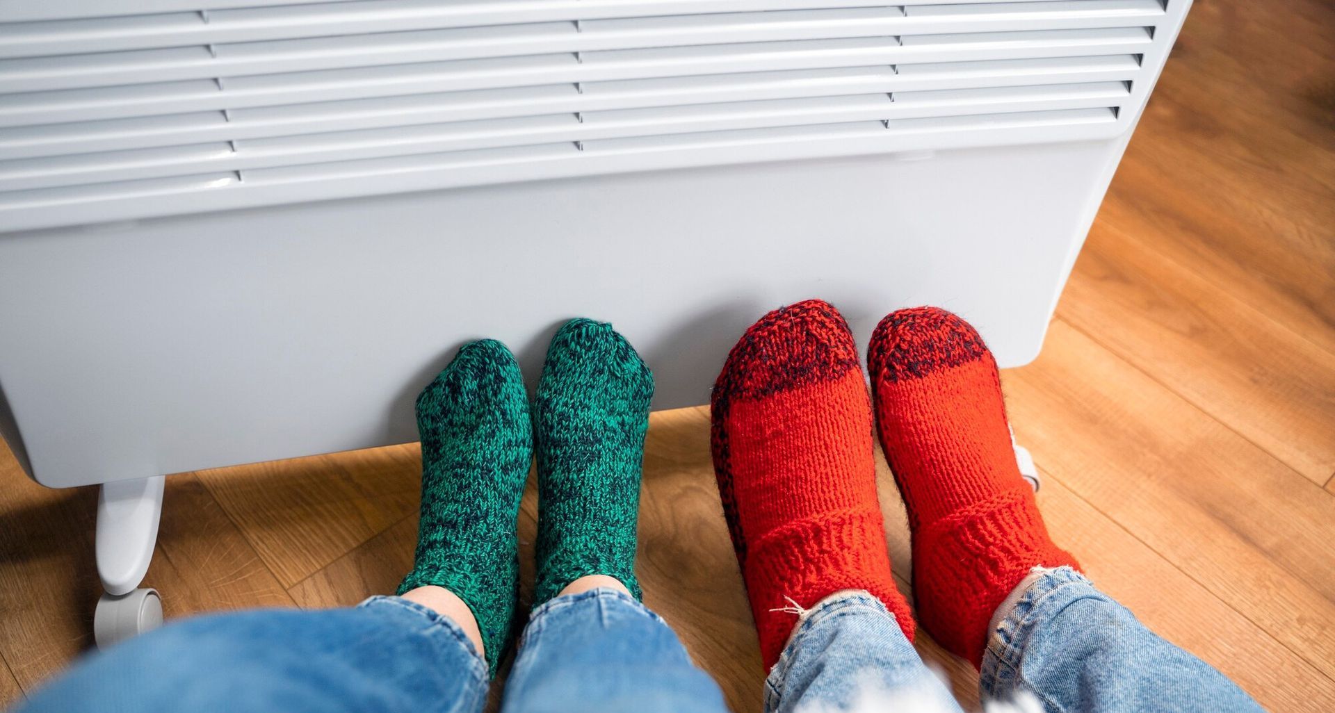 2 paires de pieds sur unit&eacute; de chauffage