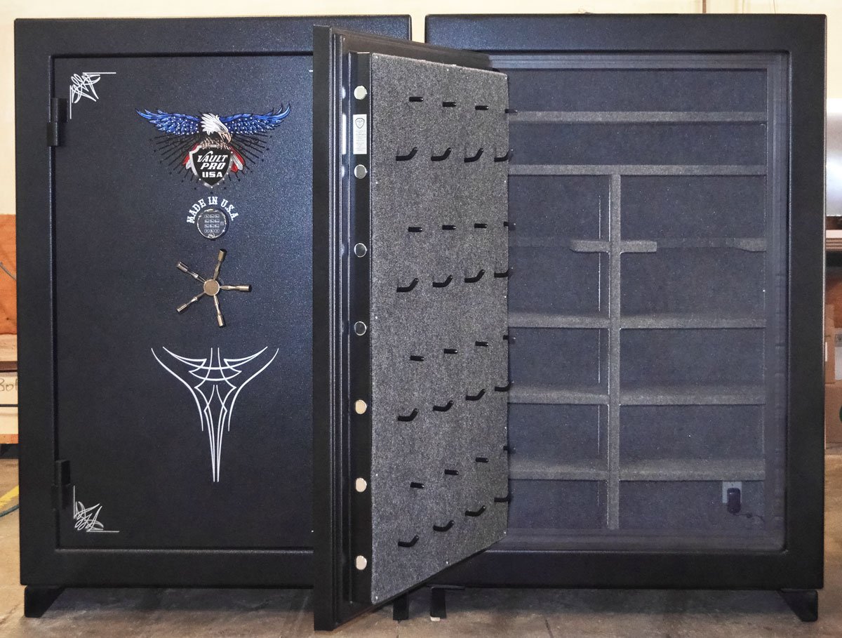 750 Model Safes interior with door back pistol peg mounts.
