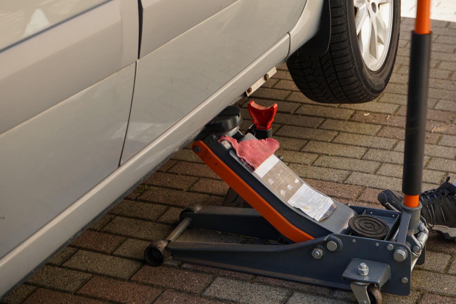 DIY Car Maintenance or Professional Auto Repair? Pros and Cons | Auto Clinic Care