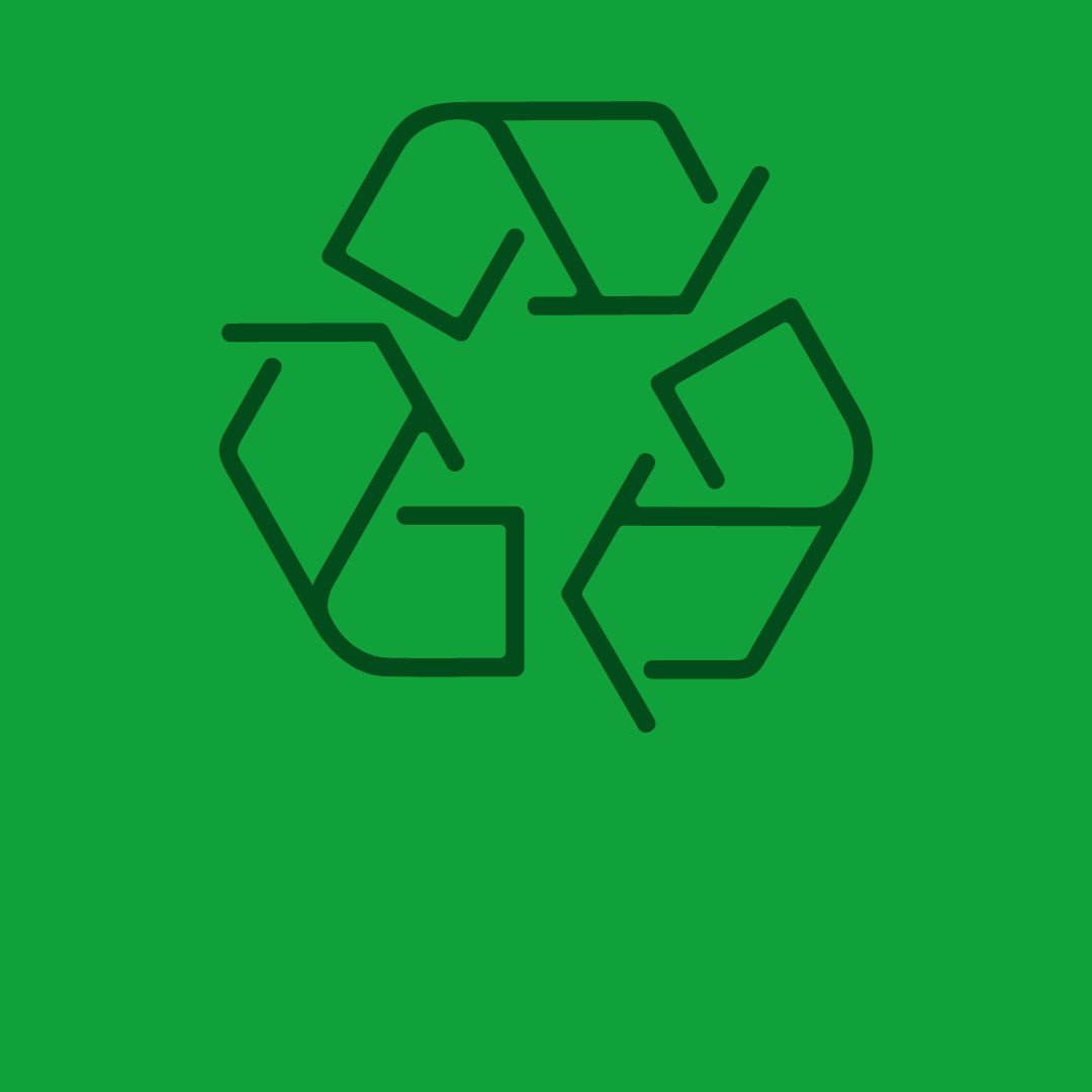 Símbolo de reciclagem preto sobre fundo verde brilhante.
