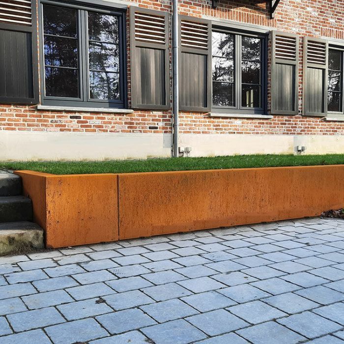 Cortenstaal keerwanden in de tuin
