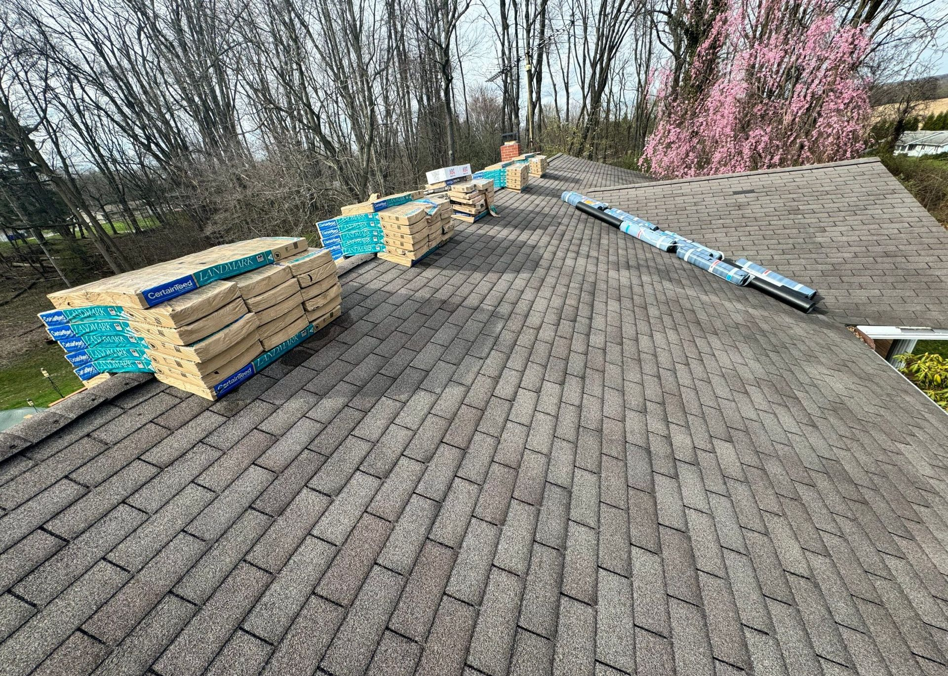 Roof replacement project in Cuyahoga Falls, OH