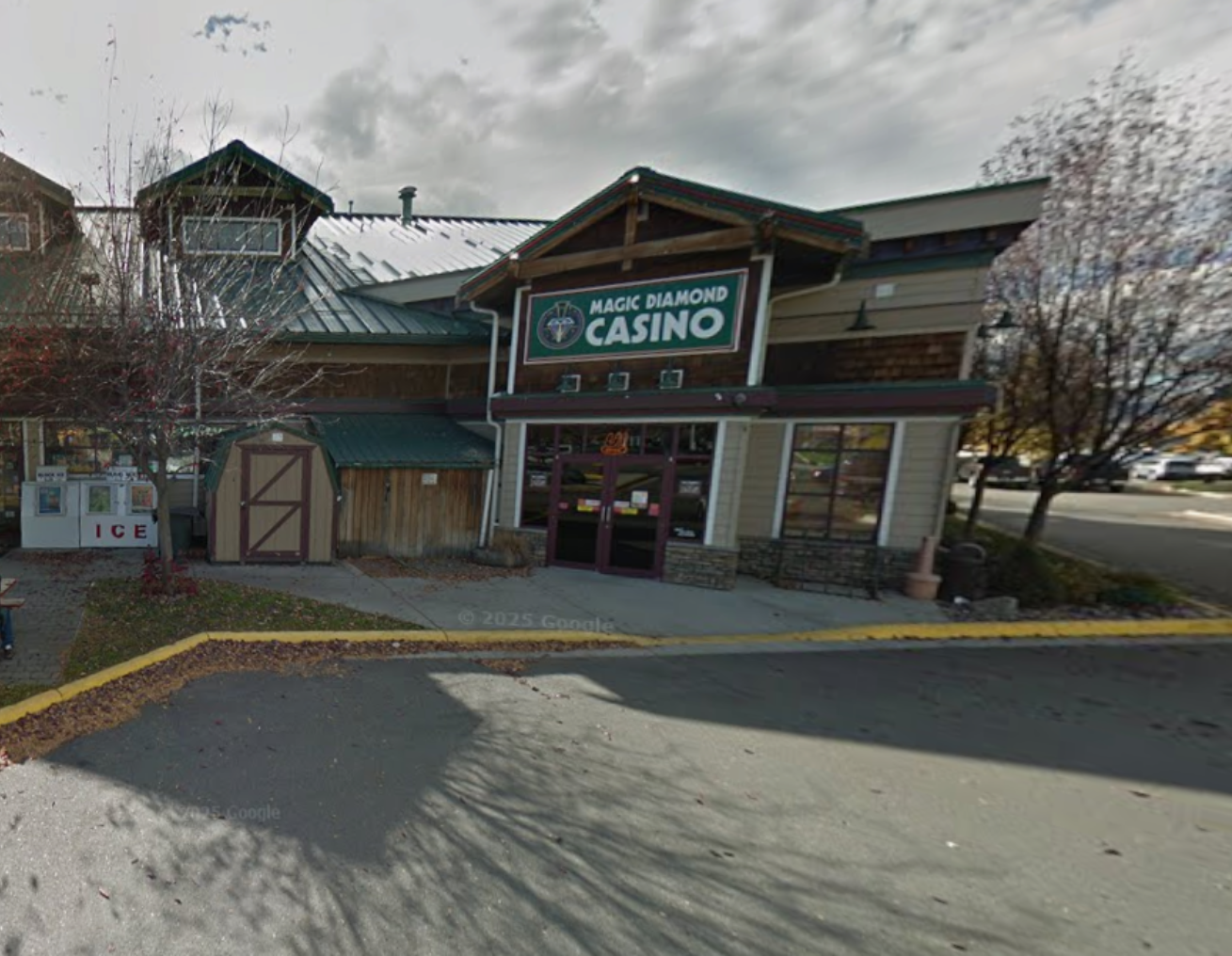 Lucky Lil's Casino logo