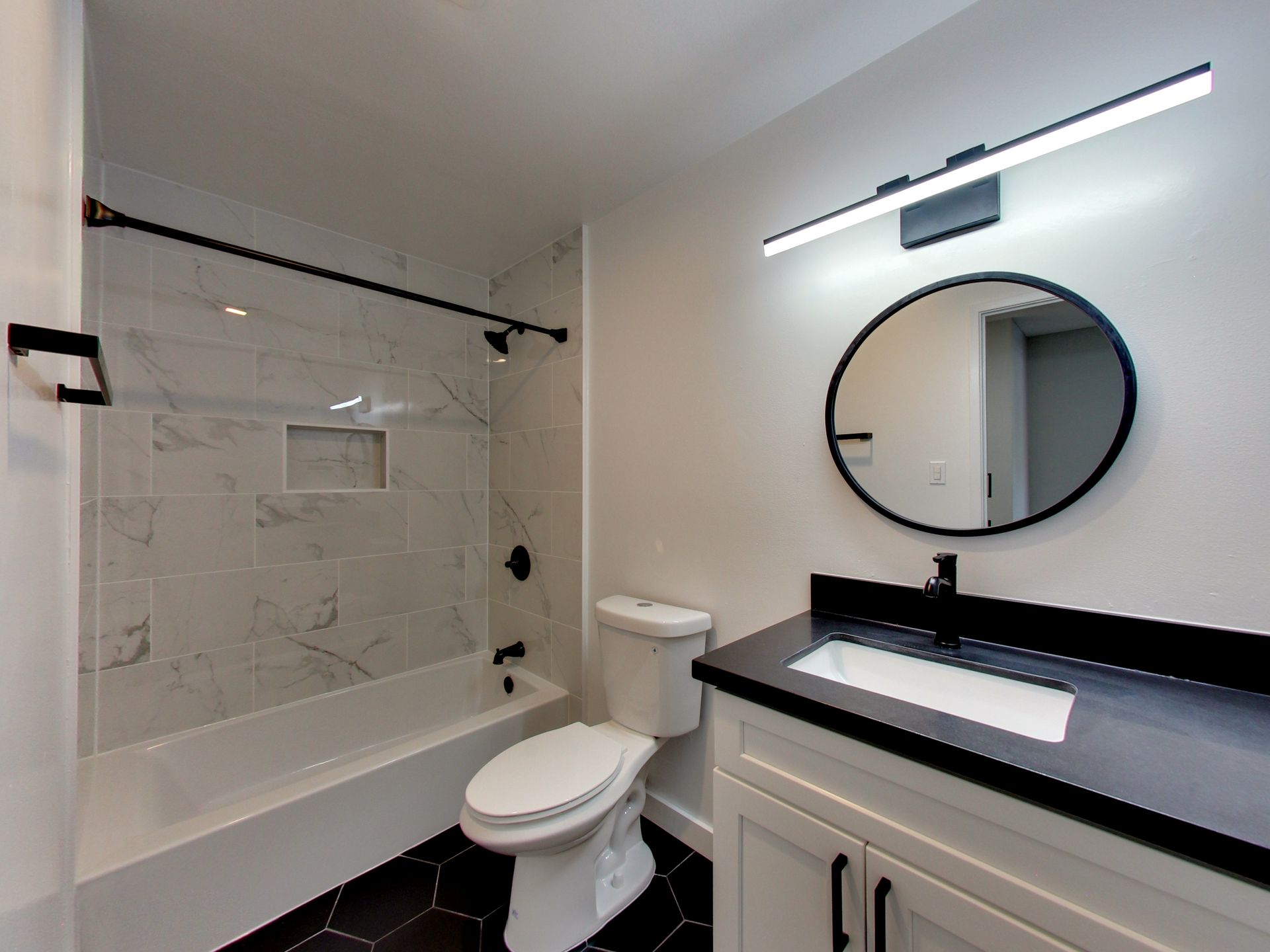 TUB/SHOWER