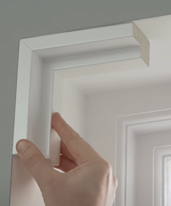 SHUTTER L FRAME