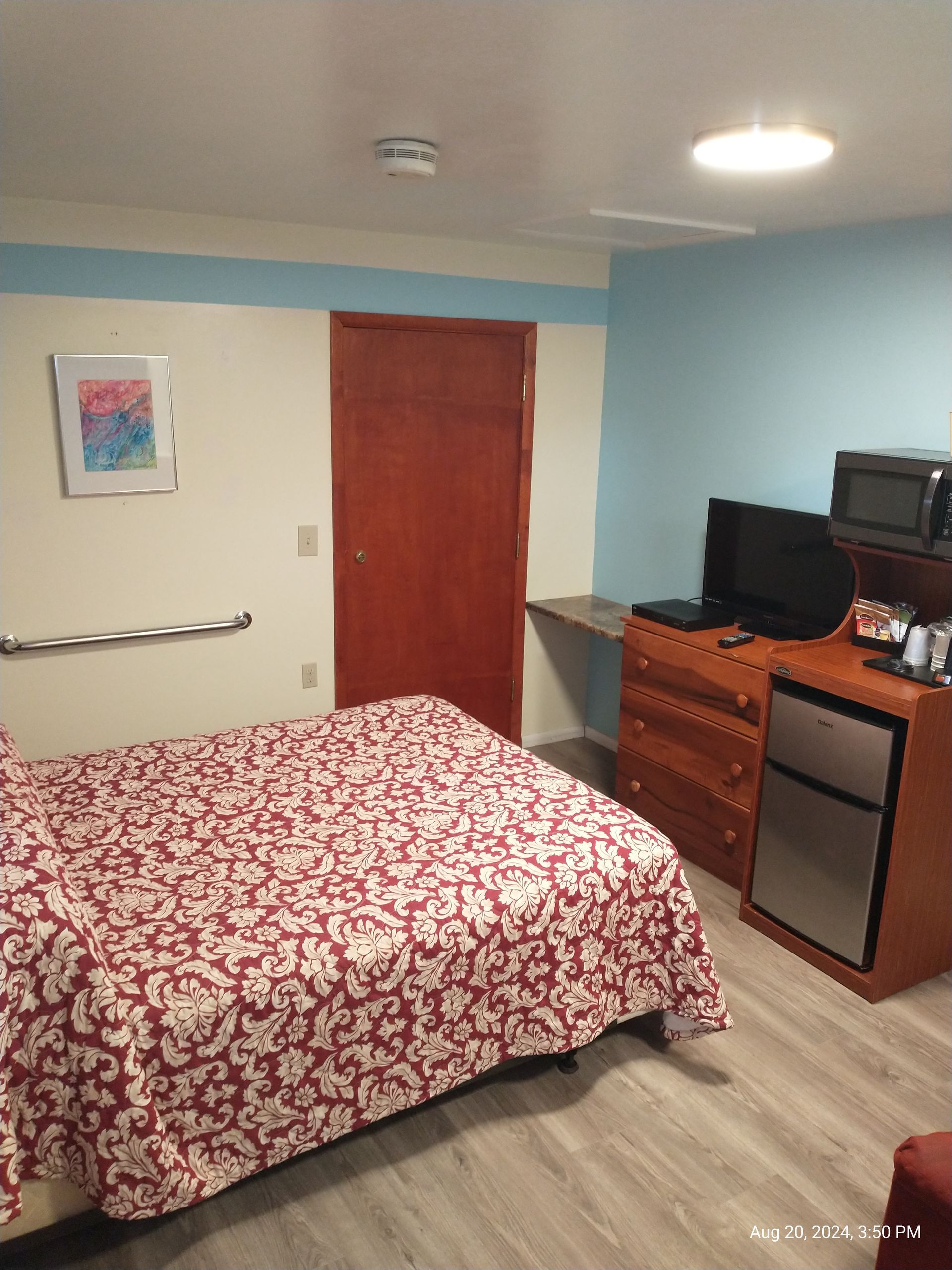 Queen ADA HCP Room