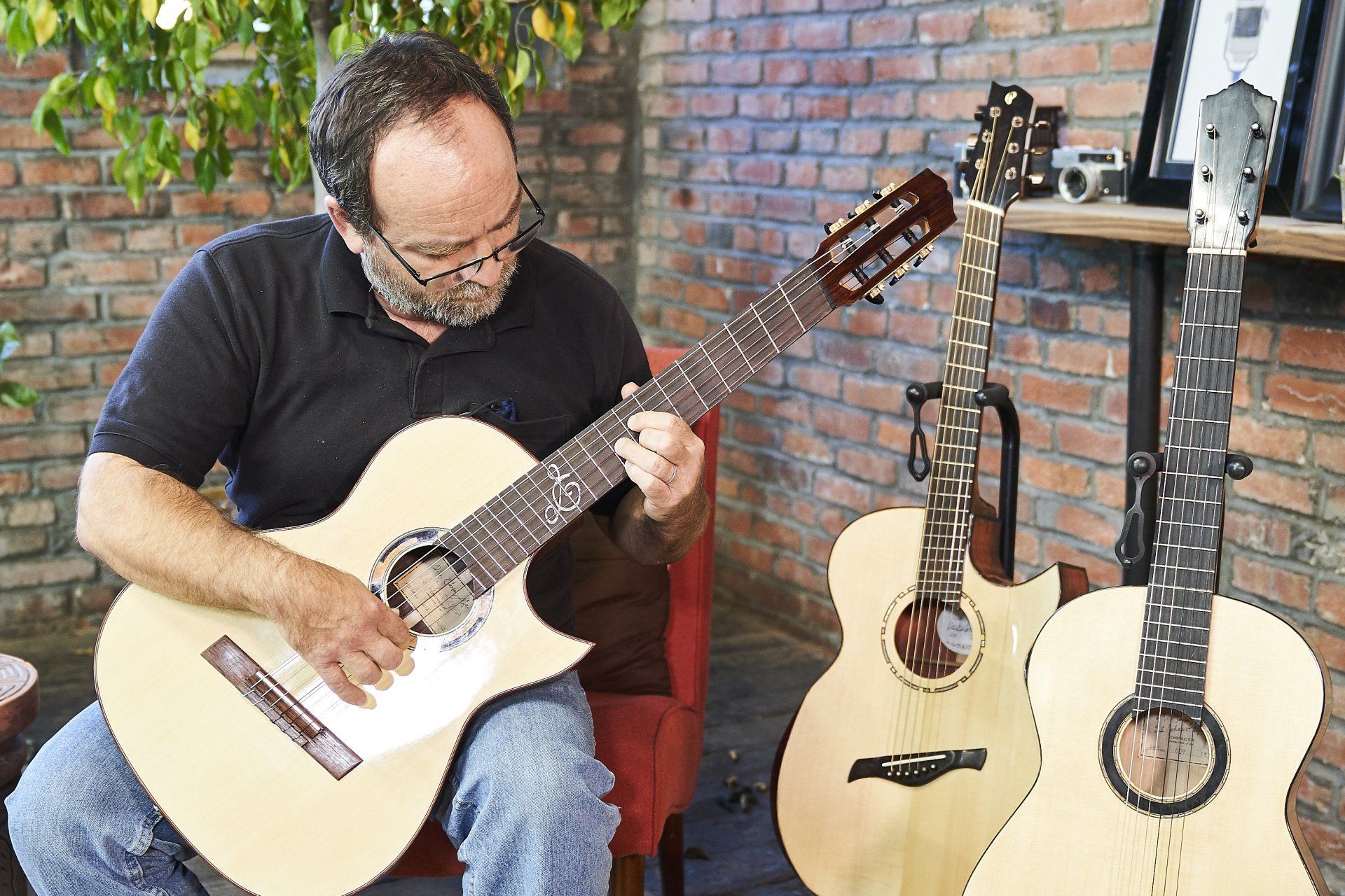 Handspan Harmony: The Importance of Custom-Sized Guitars