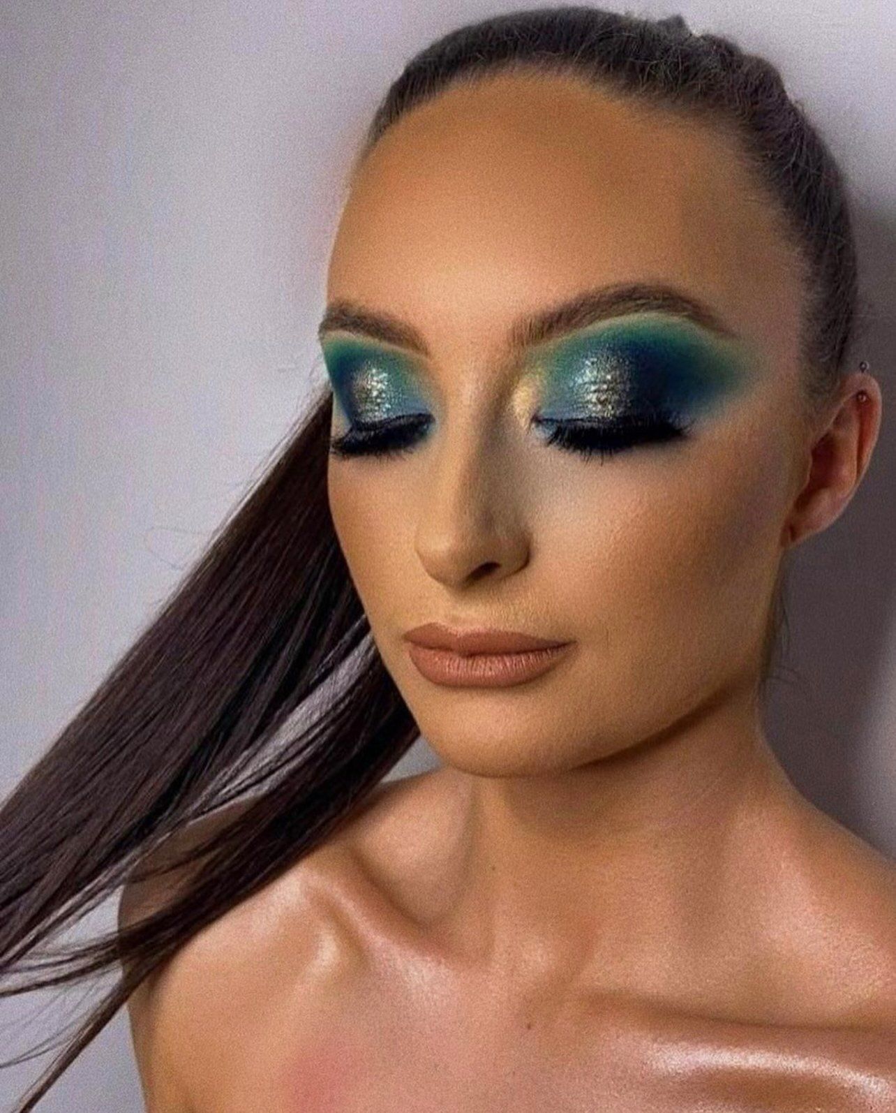 La Bella Vita Dramatic Make-up Look