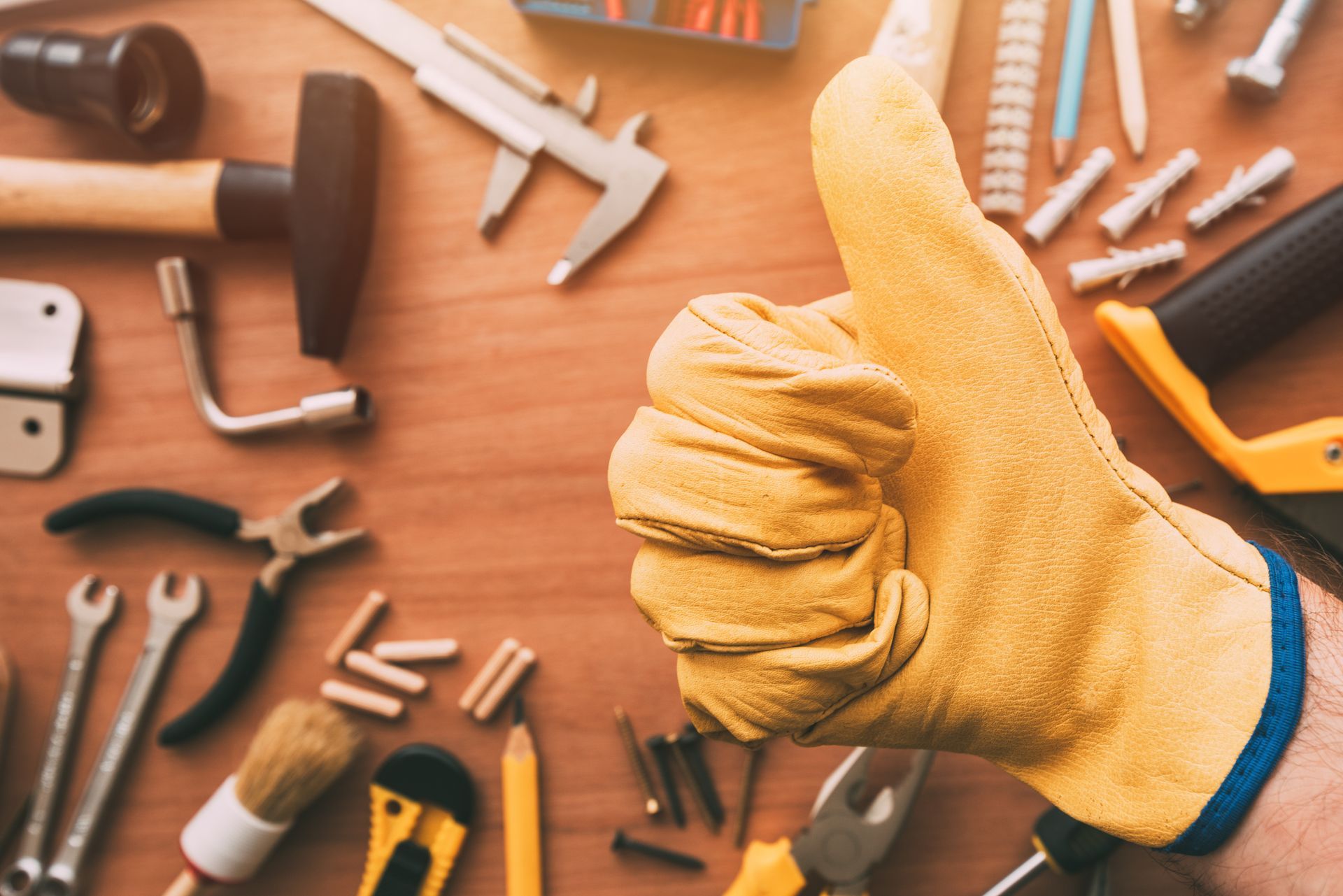 Thumbs Up of Handyman