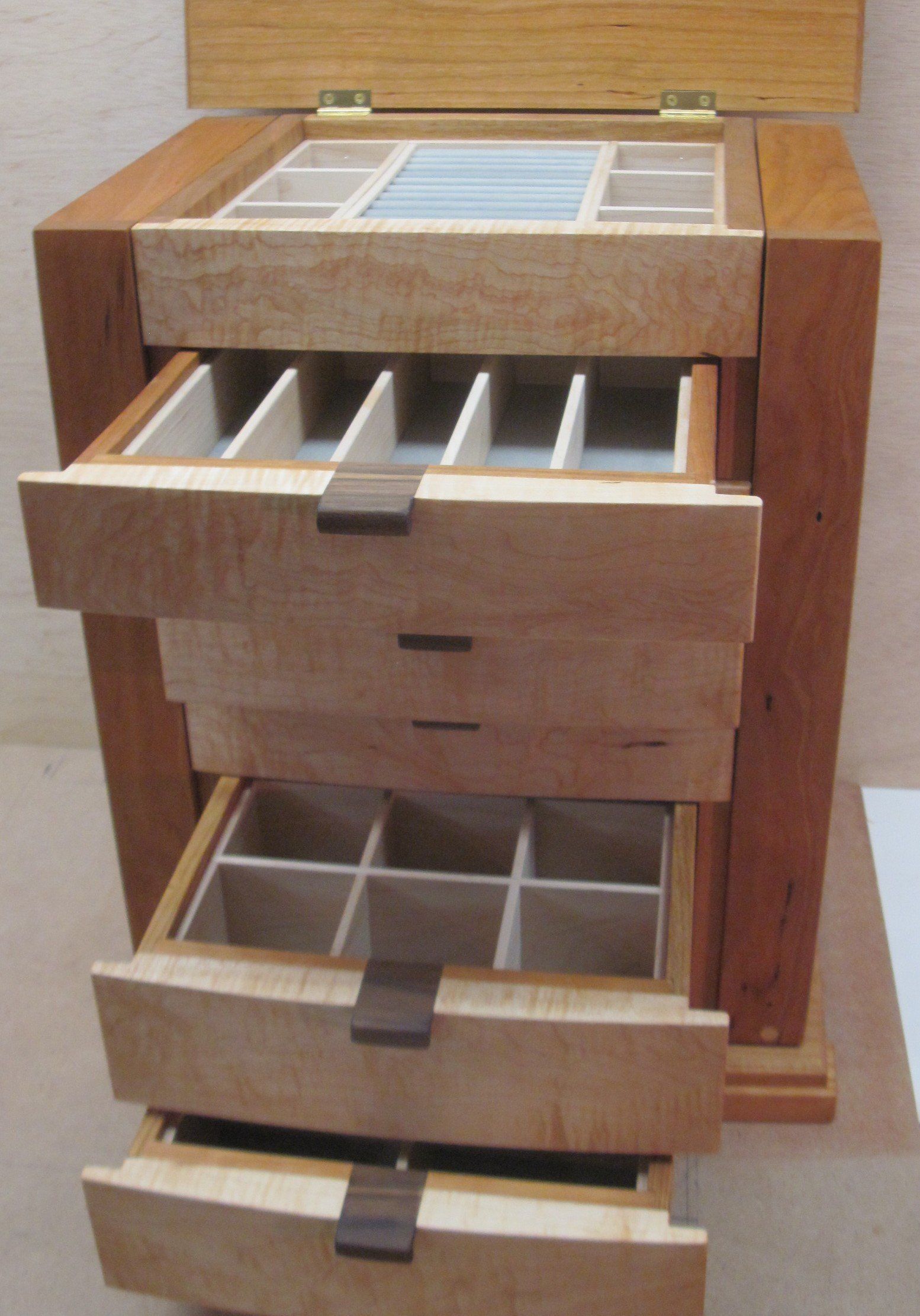 jewlery case open