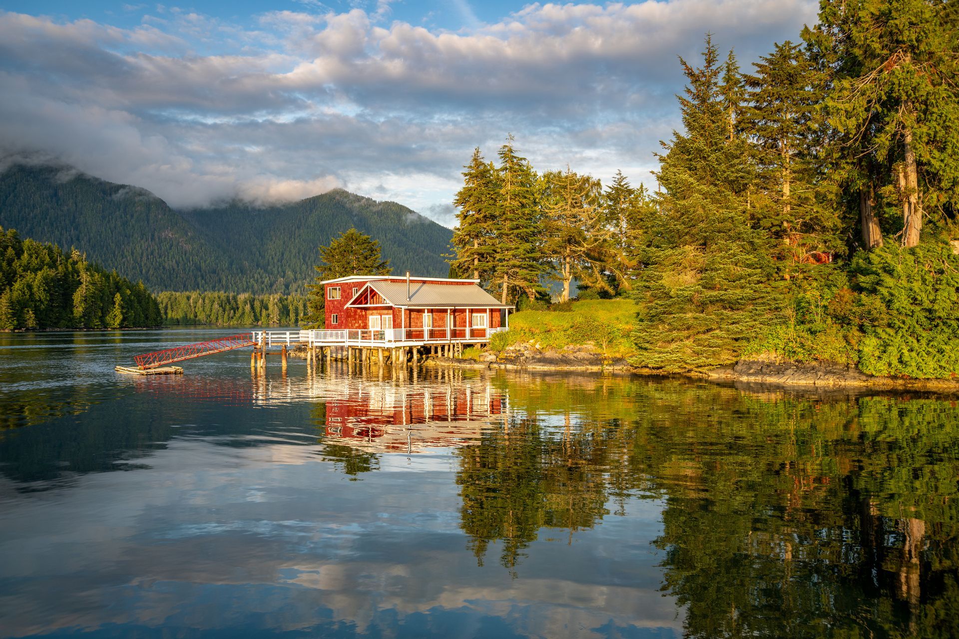 House beside lake - Georgetown, CA | DMI Pump Service